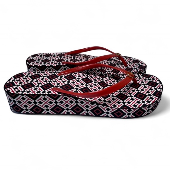Tory Burch Thandie Wedge Flip-Flops, brand's geometric logo print. Size 9.5 - Picture 5 of 9